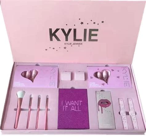 kylie jenner makeup kit|kylie jenner full makeup kit.